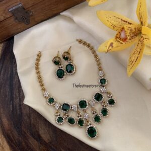 Emerald / Green Victorian drops set