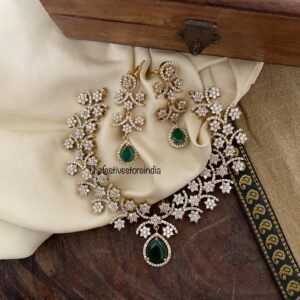 Starry Emerald diamonds set