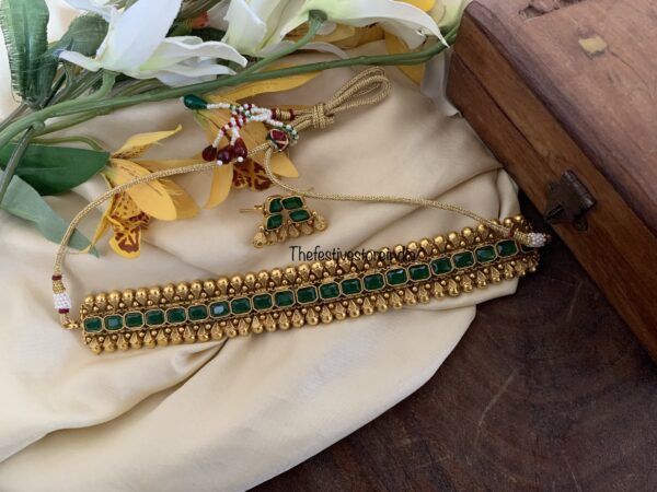 An all green choker set