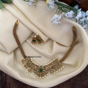 Contemporary matte emerald choker set