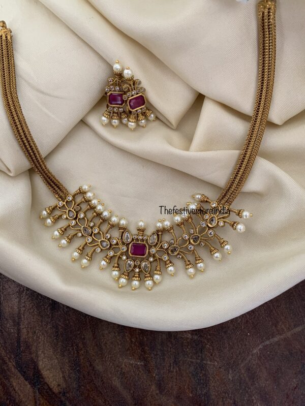 Contemporary matte ruby choker set