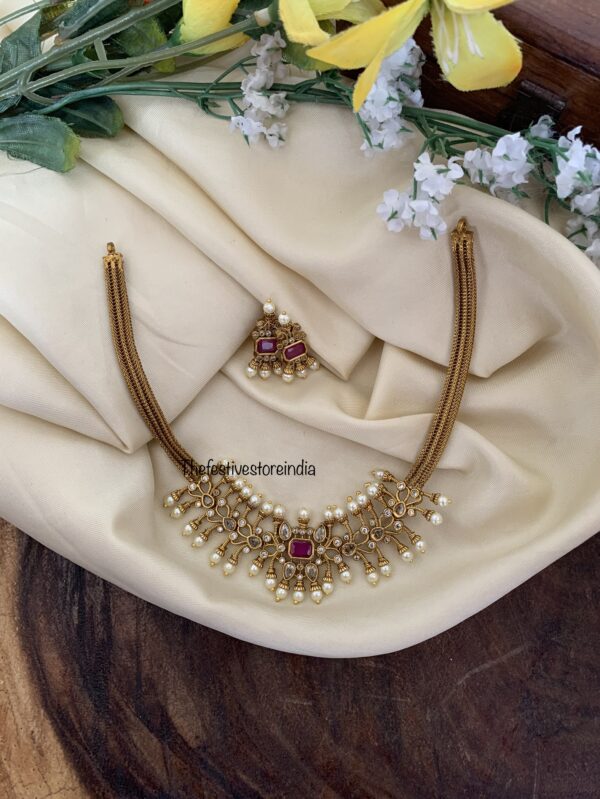 Contemporary matte ruby choker set