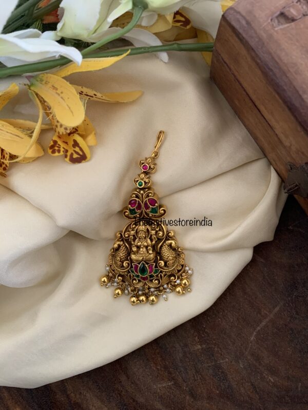 Bridal Lakshmi gold maangtikka