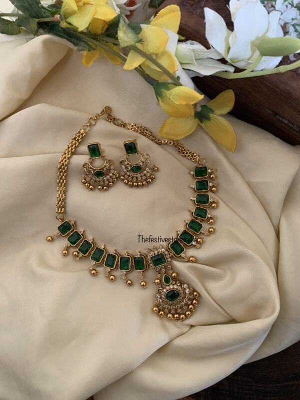 Blocks Emerald/Green attigai set with chandbali