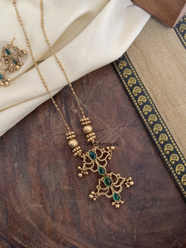 Budgeted carved lotus chain set