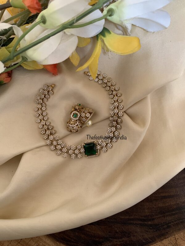 Flexible Emerald diamonds choker/necklace set