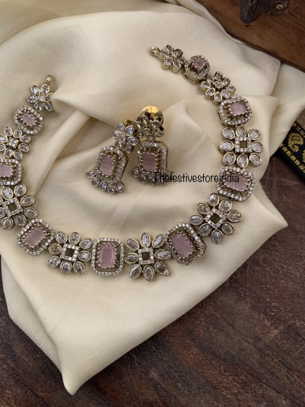 Budgeted pink floral Victorian set