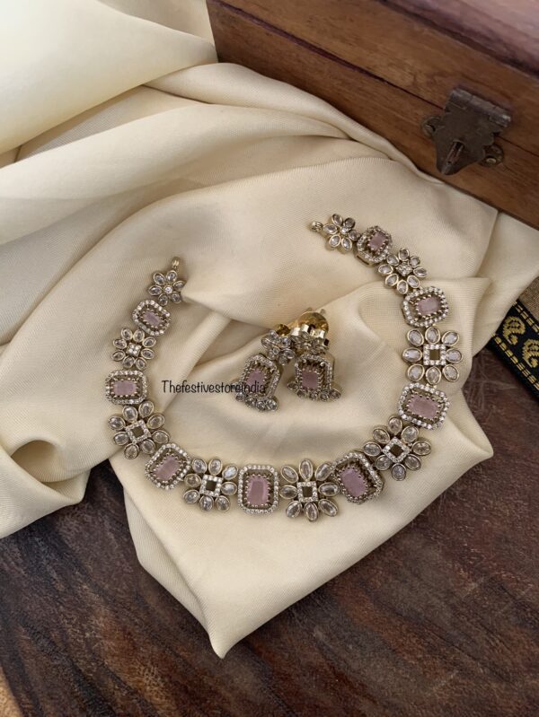 Budgeted pink floral Victorian set
