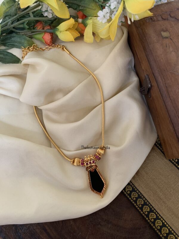 Micro gold palakka green pendant chain