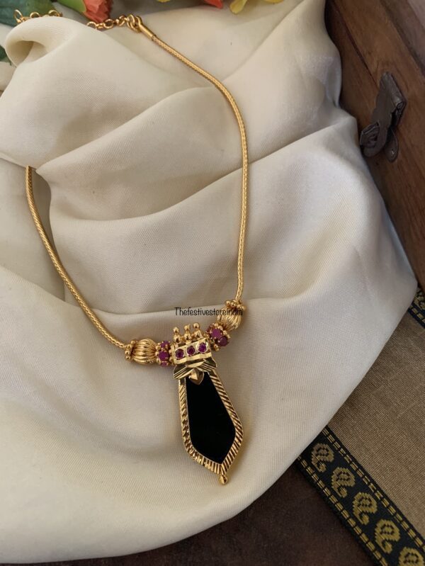 Micro gold palakka green pendant chain