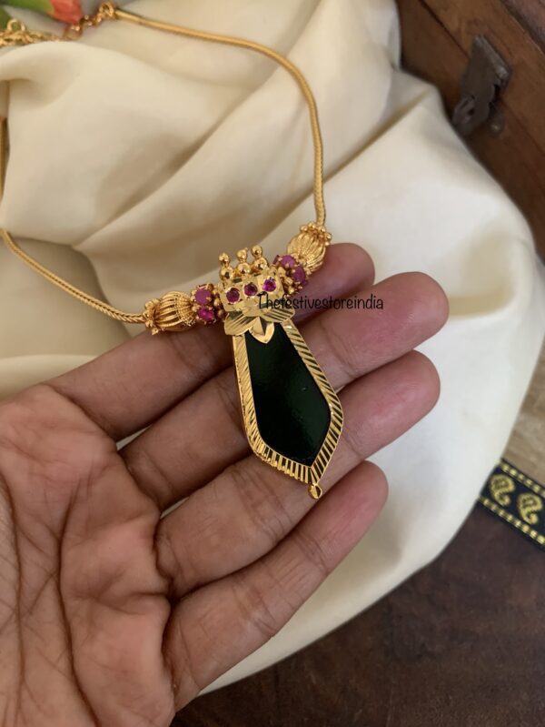 Micro gold palakka green pendant chain