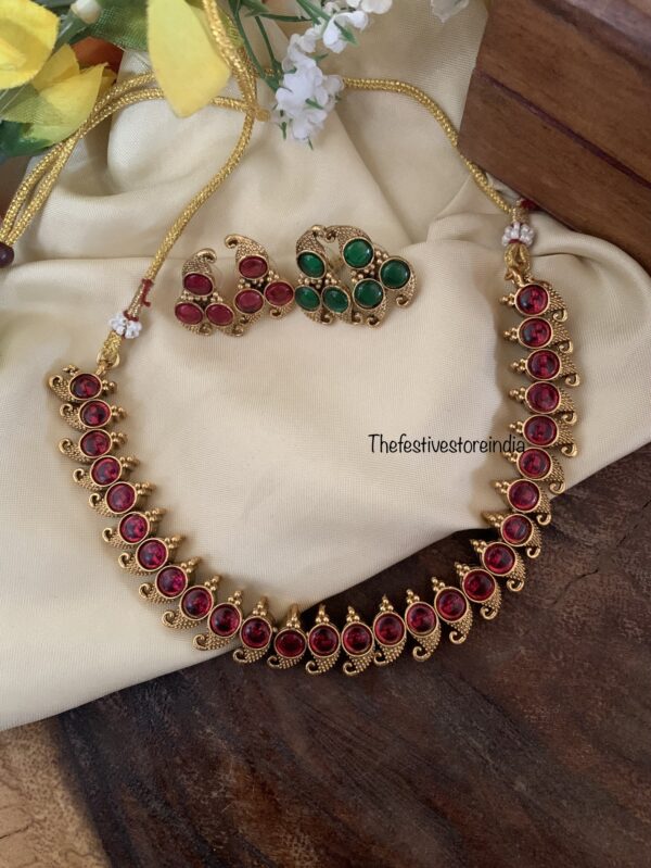 Reversible matte red green maanga set