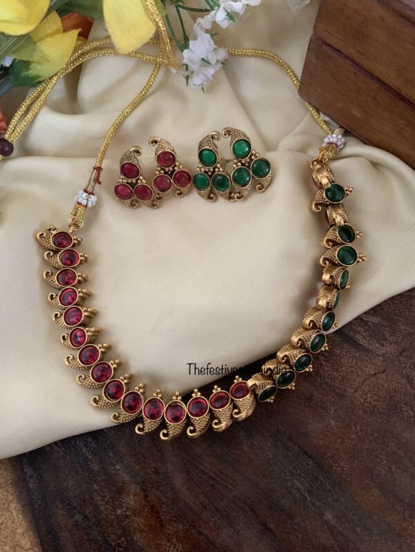 Reversible matte red green maanga set
