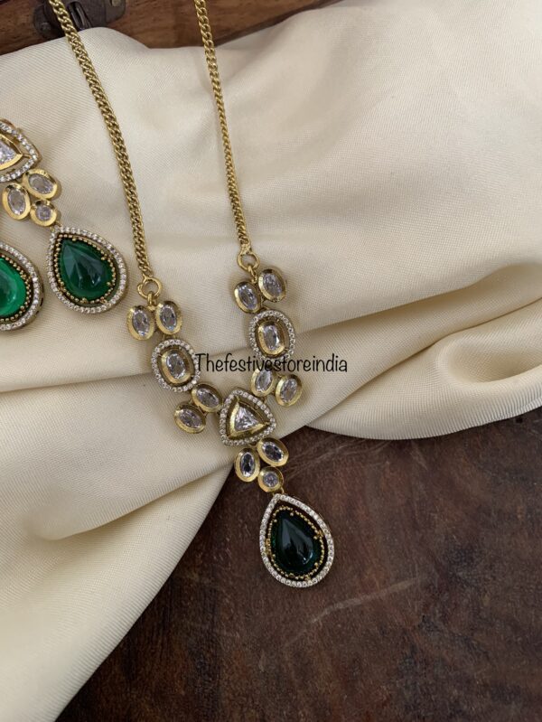 Budgeted Emerald drops victorian set