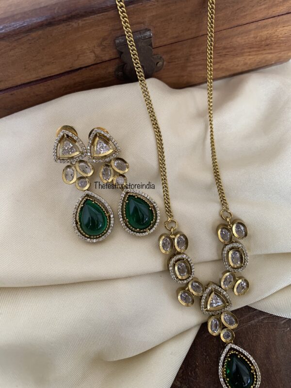 Budgeted Emerald drops victorian set