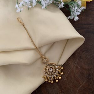 Classic White Maangtikka