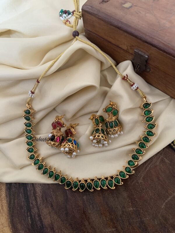 Reversible matte navarathna & green necklace set