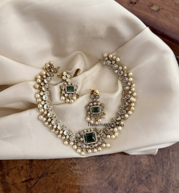 Emerald pearl drops choker necklace set