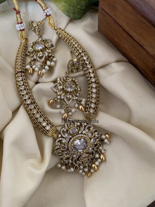 AD all white pendant kanti set