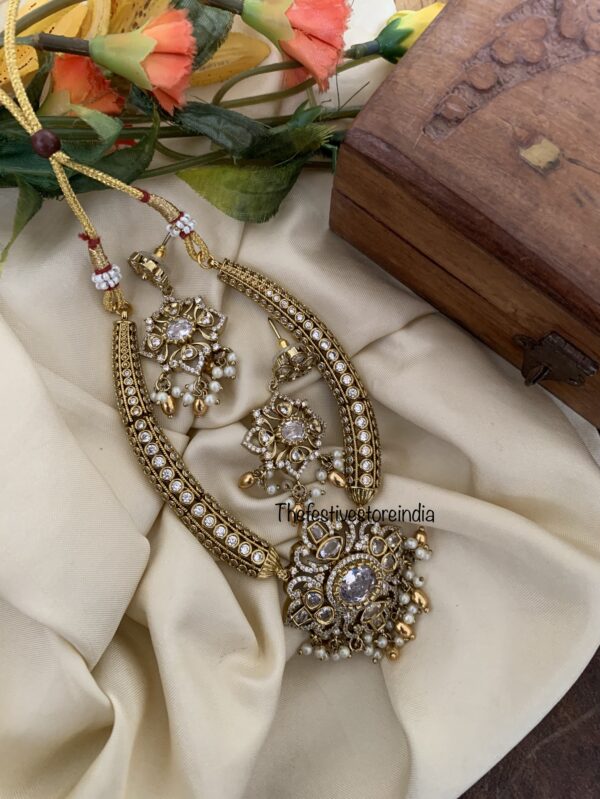 AD all white pendant kanti set