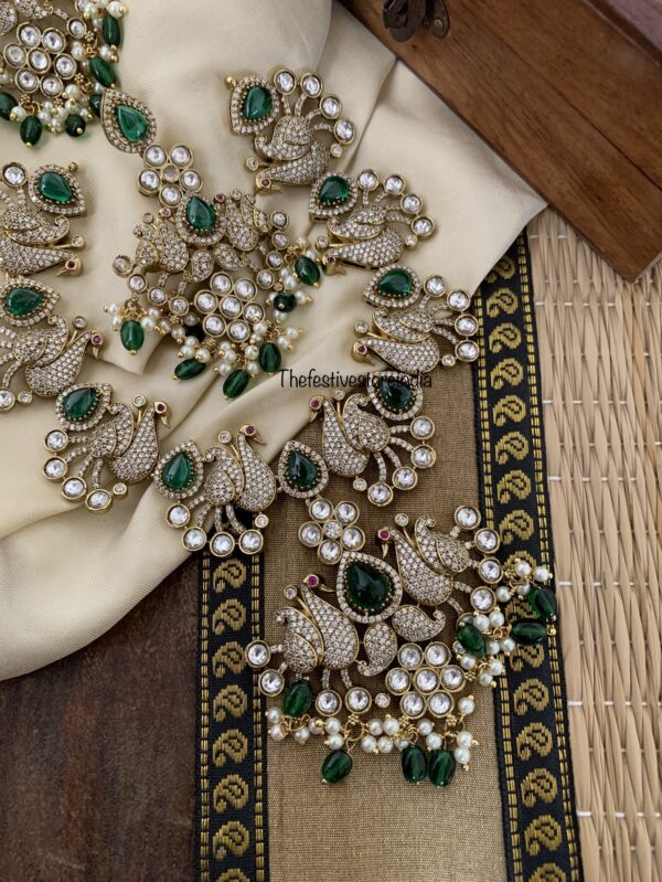 Navilu emerald green drops set