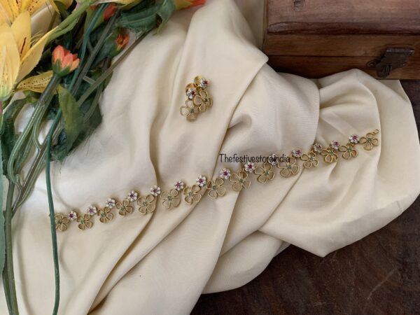 Carved AD floral choker / necklace set