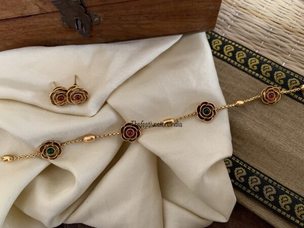Matte ROSE motif choker set