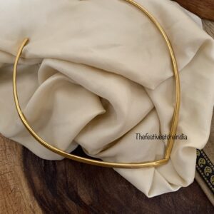 V shaped Neckcuff