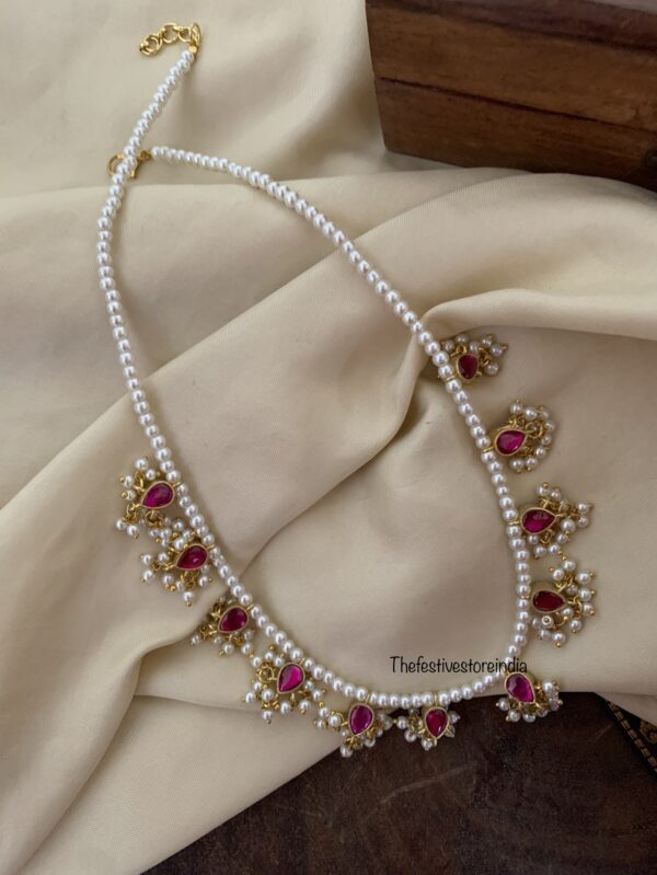 Jadau Kemp and Navarathna reversible chain