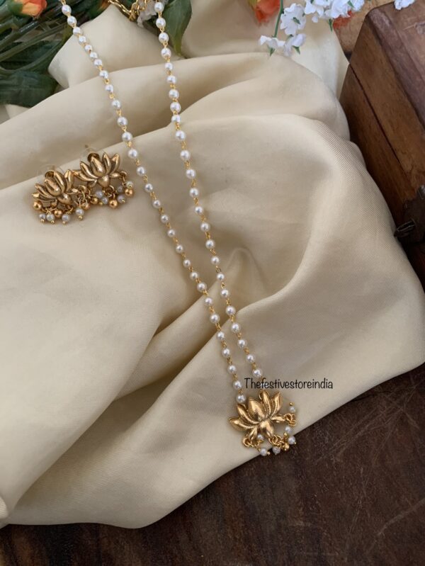 Budgeted lotus pearls set