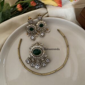 Victorian detachable pendant hasli set