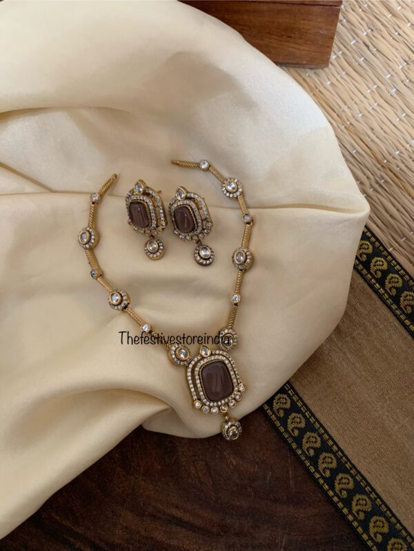 Greyish purple pendant victorian necklace set