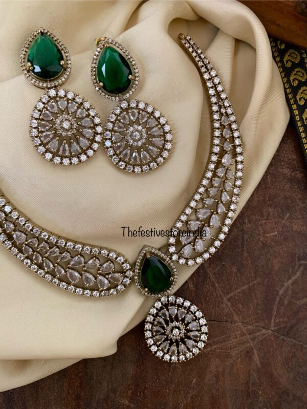 Drop pendant Emerald victorian necklace set