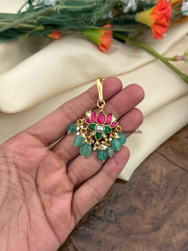 Jadau hook style lotus Red Green maangtikka