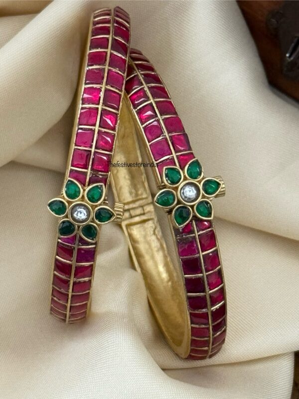 Classic jadau unisex rubyrose green floral kada - Set of 2