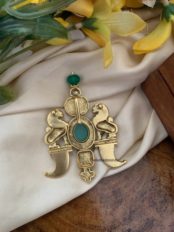 Jadau Aqua blue stone unisex lion pendant