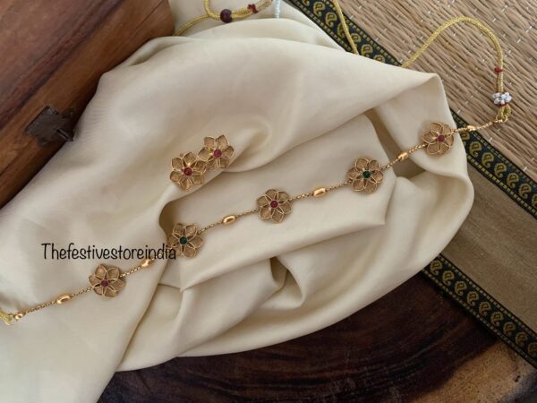 Matte FLOWER motif choker set