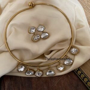 An all kundan hasli set