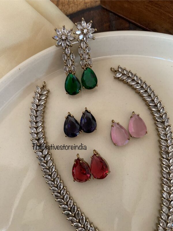 Victorian hook changeable necklace set