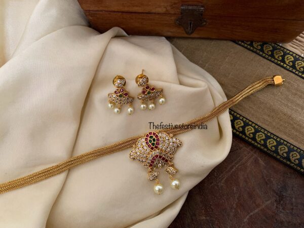 AD pendant attigai choker set