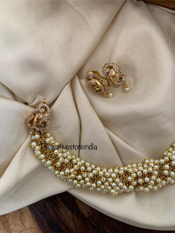 AD ambaari cluster pearls set