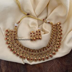 Budgeted matte necklace set