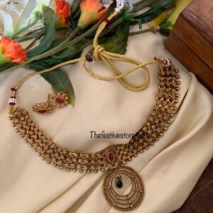 Budgeted round pendant necklace set