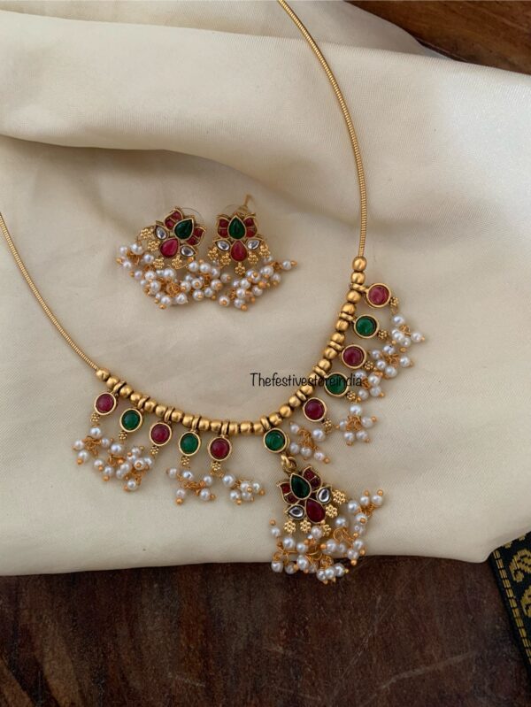 Budgeted lotus wire style necklace set