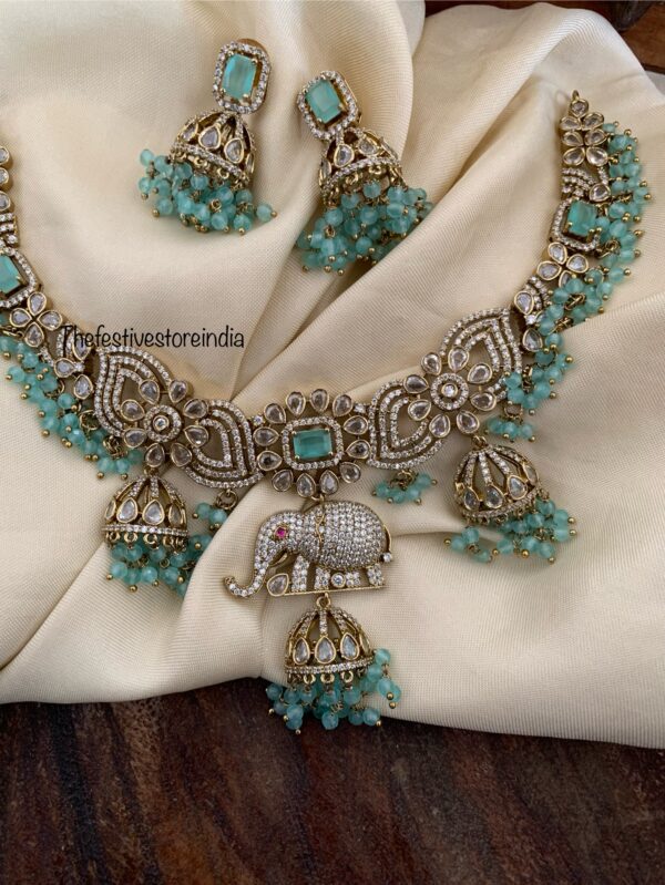 Mint beads victorian necklace set