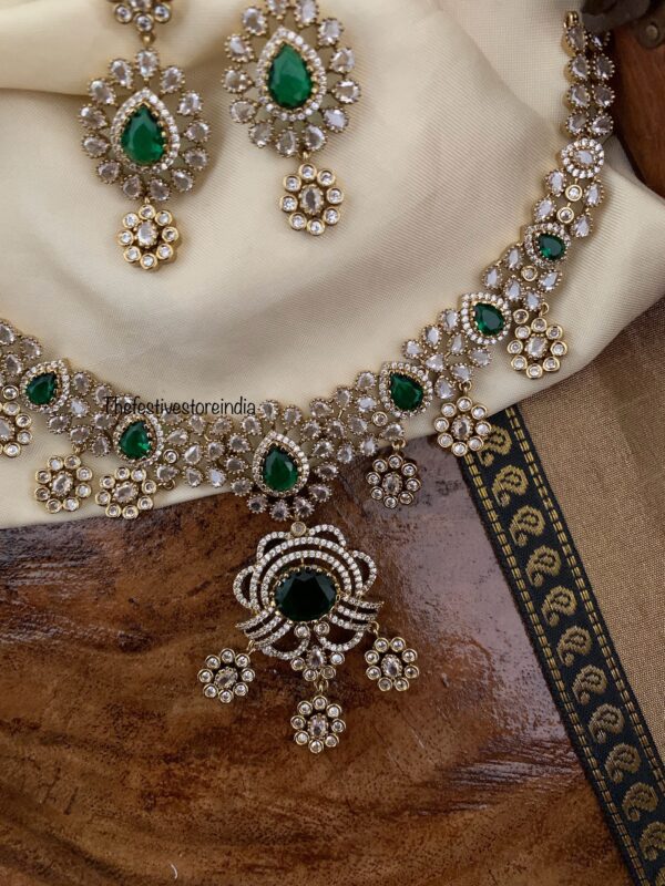 Budgeted emerald Victorian necklace set