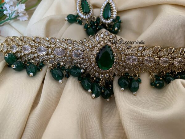 Emerald high neck choker set