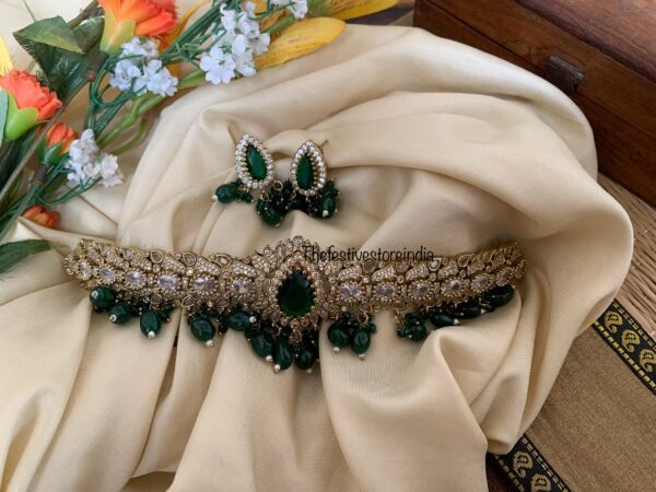 Emerald high neck choker set