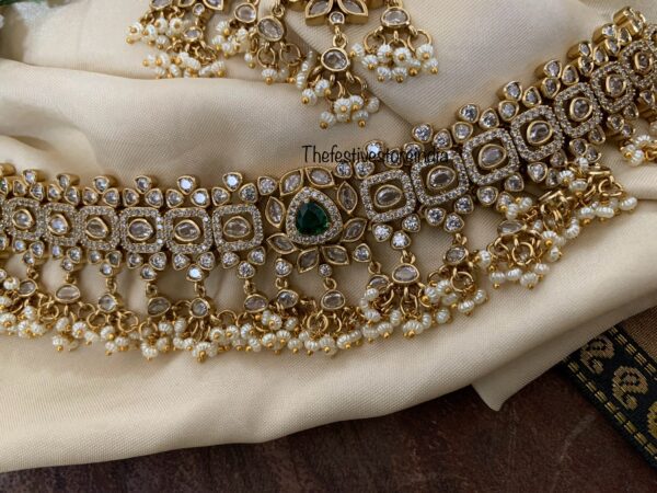 Classic emerald & pearls high neck choker set