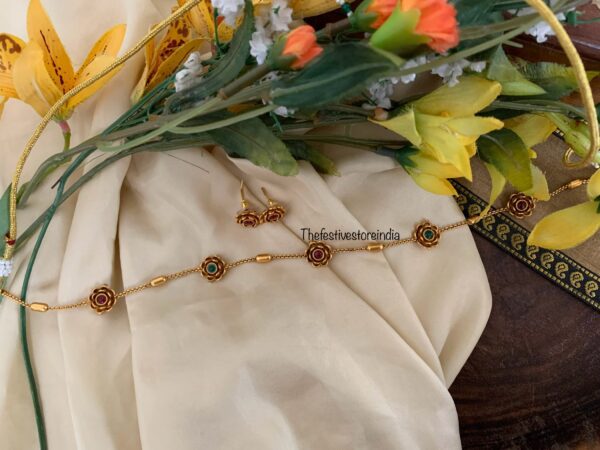 Budgeted FLOWER choker set